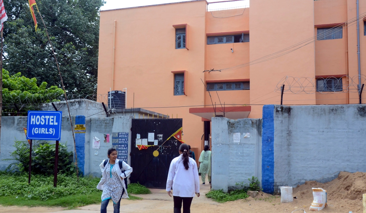 Bihar NEETUG paper leak CBI arrests RIMS Ranchi girl for solving